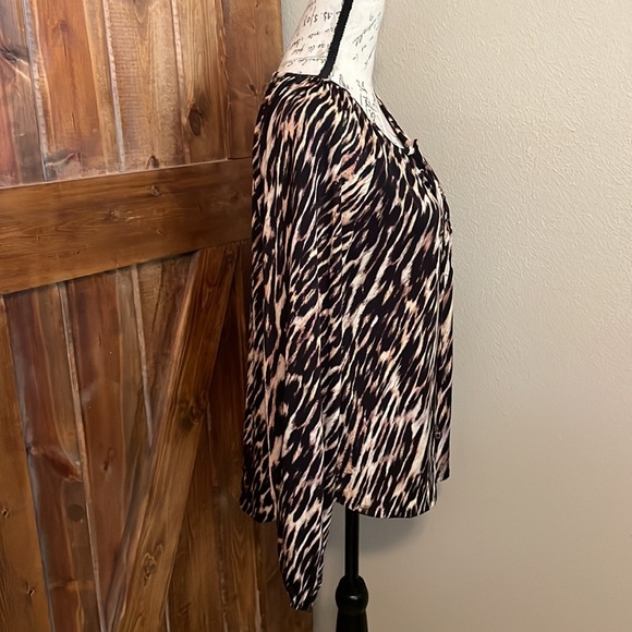 Leopard Print Blouse - Picture 3 of 11